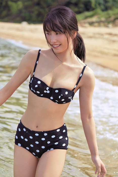 [Bomb Magazine性感美女杂志]ID0055 2015 No.02 2015年02月号 横山由依 松岡菜摘 乃木坂46 [42P58M]