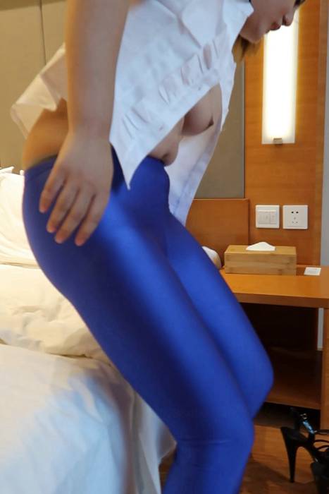 [紧身裤私拍写真