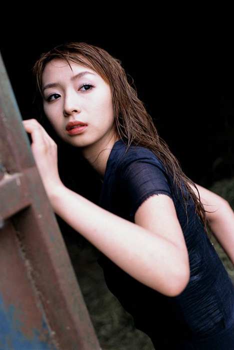 长发气质美女[