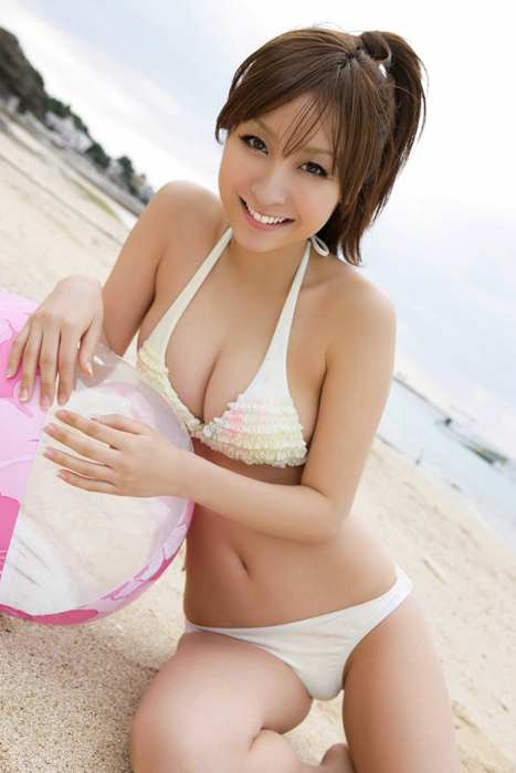 丰乳妹子沙滩诱